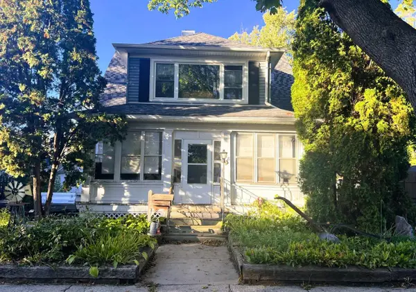 718 W Sherman AVENUE, Fort Atkinson, WI 53538