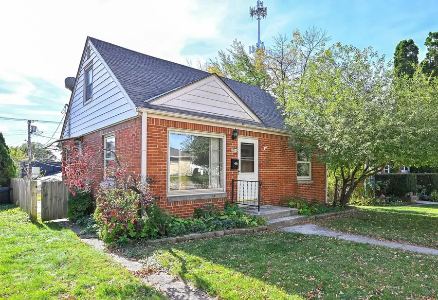 8709 W Elmore AVENUE, Milwaukee, WI 53222 - #2
