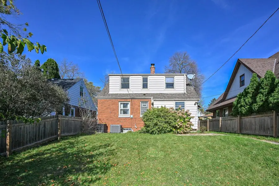 8709 W Elmore AVENUE, Milwaukee, WI 53222 - #3