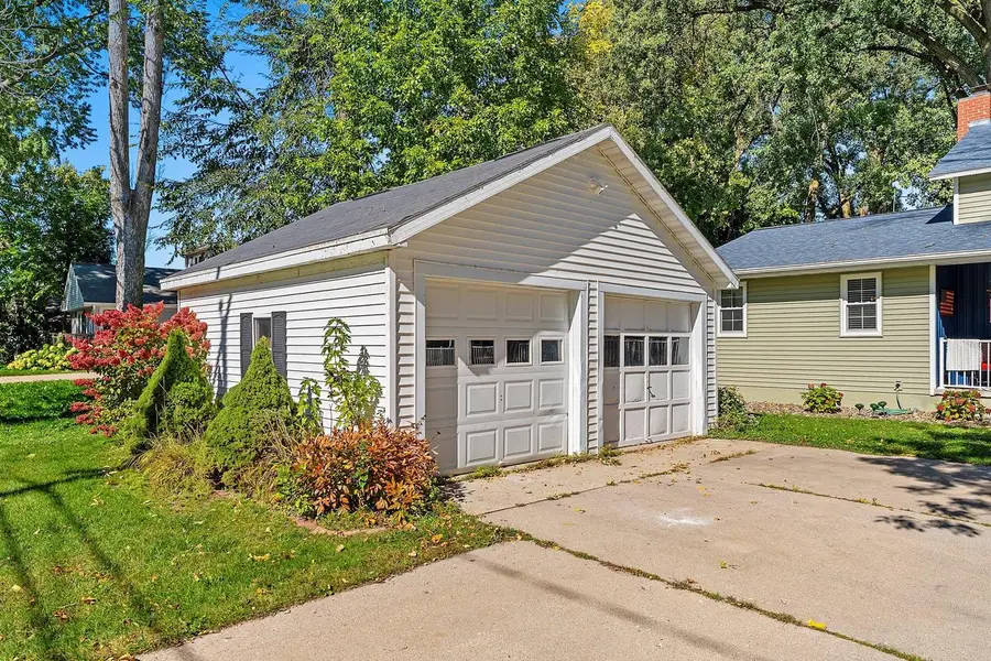 2135 Lakeside PLACE, Green Bay, WI 54302 - #2