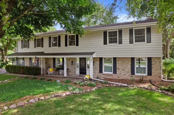18045 Lamplighter LANE, Brookfield, WI 53045