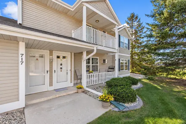 717 Canterberry COURT #B, West Bend, WI 53090