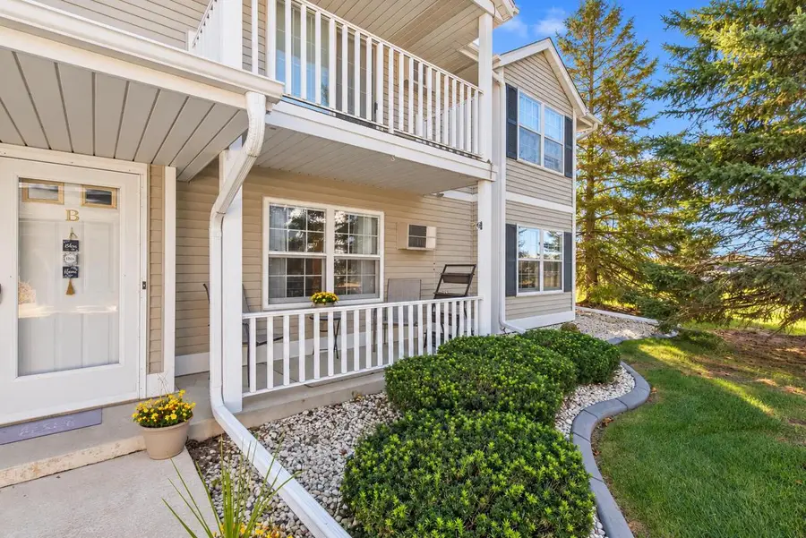 717 Canterberry COURT #B, West Bend, WI 53090 - #2