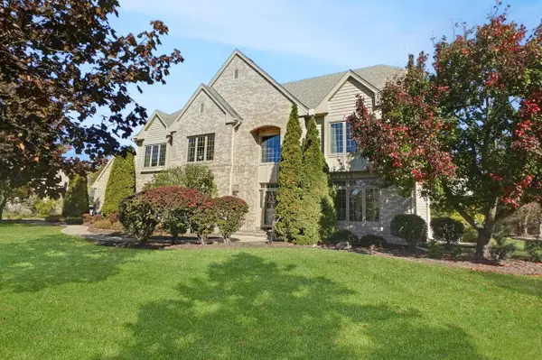 19270 Glacier PARKWAY, Brookfield, WI 53045