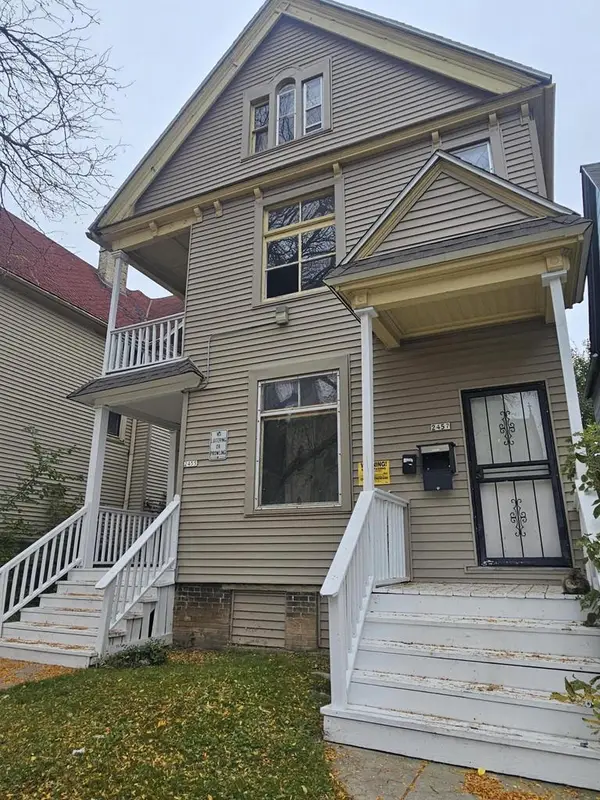 2455 W McKinley AVENUE #2457, Milwaukee, WI 53205