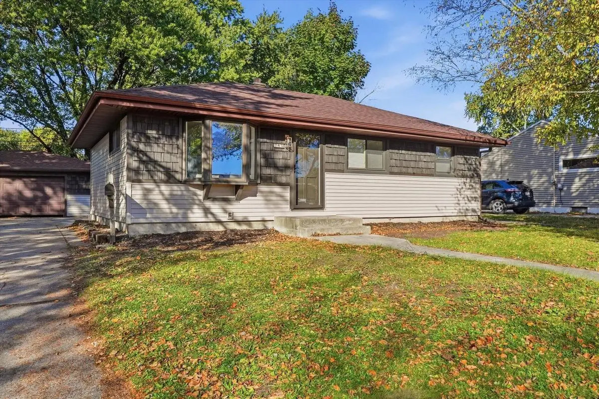 745 10th AVENUE, Grafton, WI 53024 - #1