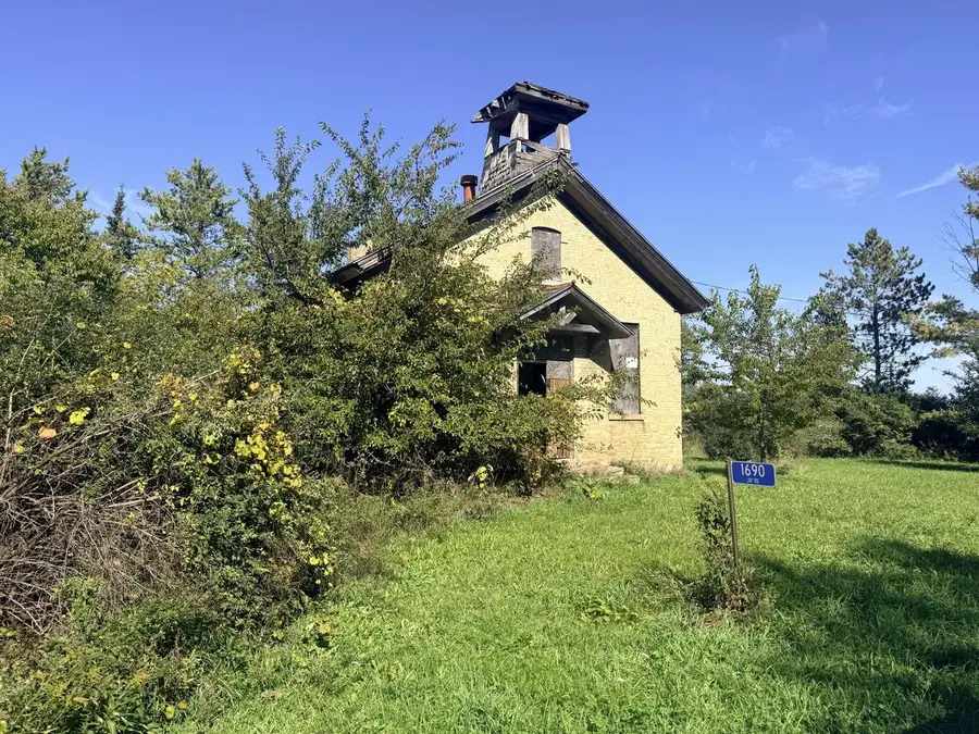 1690 Jay ROAD, Belgium, WI 53004 - #2