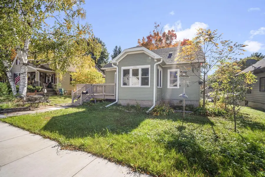 231 Edgewood LANE, West Bend, WI 53095 - #2