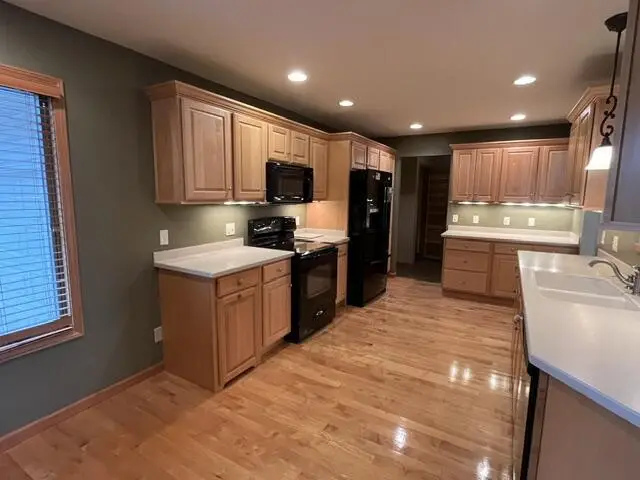 211 Heritage DRIVE #23, Fort Atkinson, WI 53538 - #2