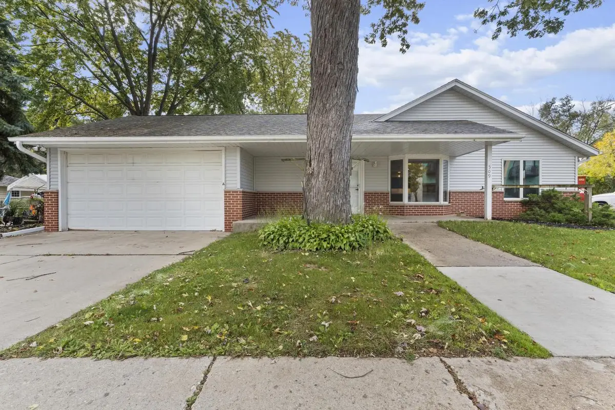 509 E Main STREET, Waterford, WI 53185 - #1