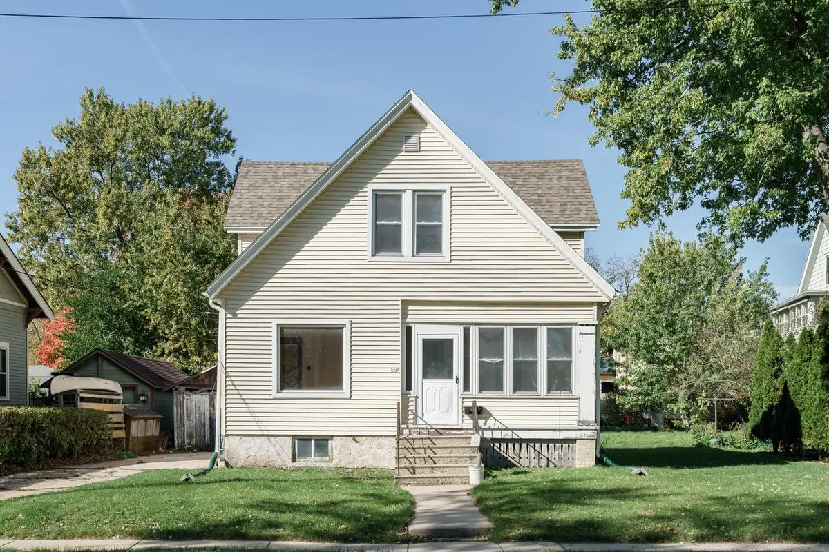 804 S 10th STREET, Watertown, WI 53094 - #1