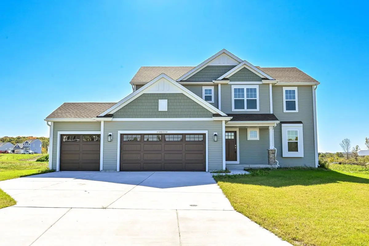 W194N15744 East Gate COURT, Jackson, WI 53037 - #1
