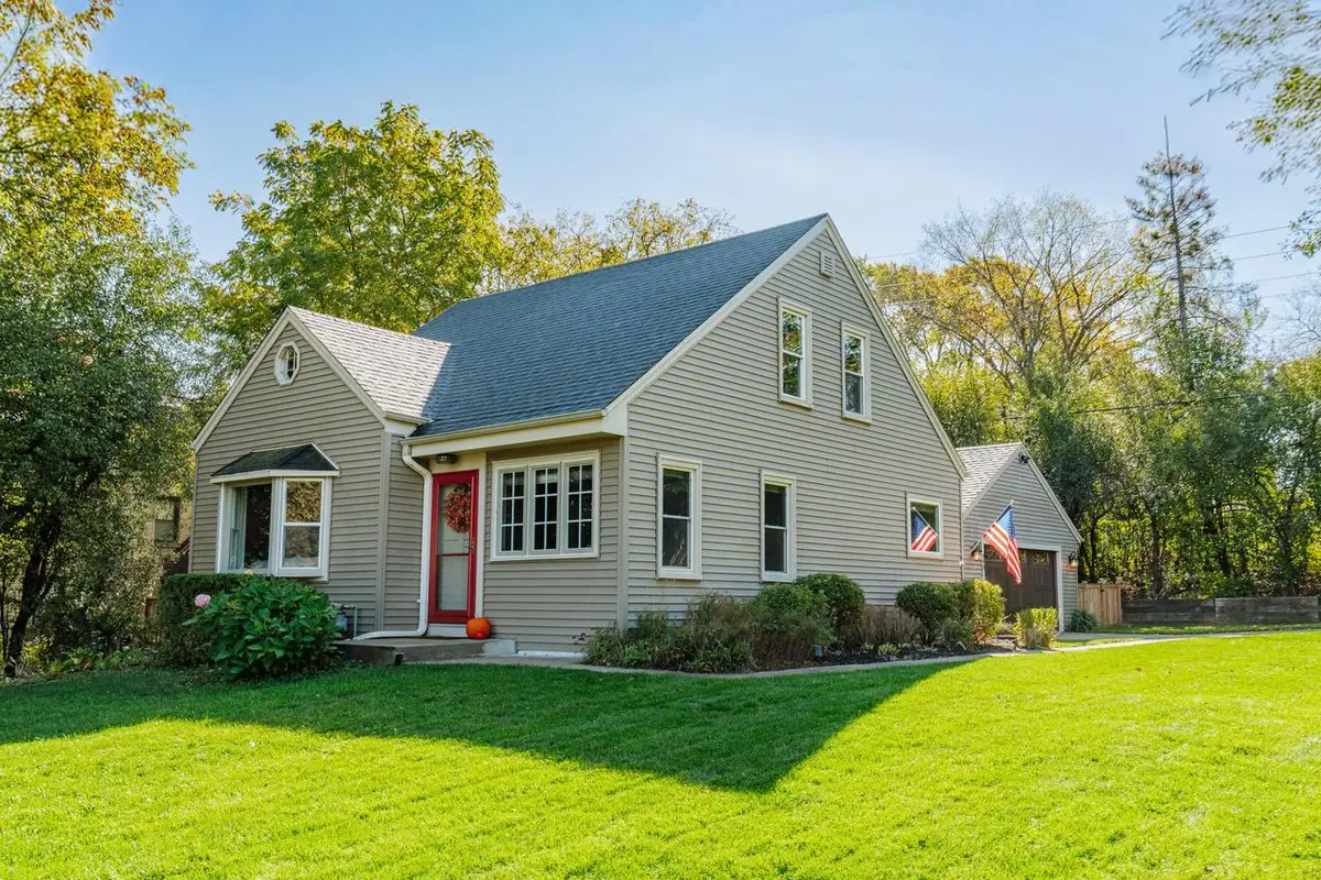 640 Crystal LANE, Elm Grove, WI 53122 - #1