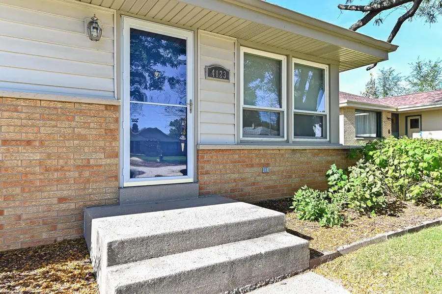 4123 N 95th STREET, Wauwatosa, WI 53222 - #2