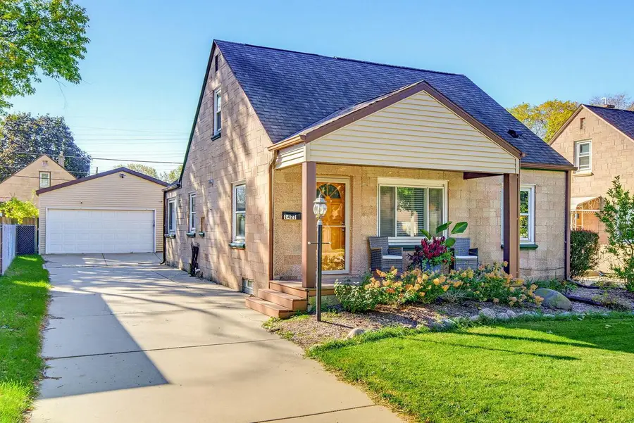 1421 E Norwich STREET, Milwaukee, WI 53207 - #3
