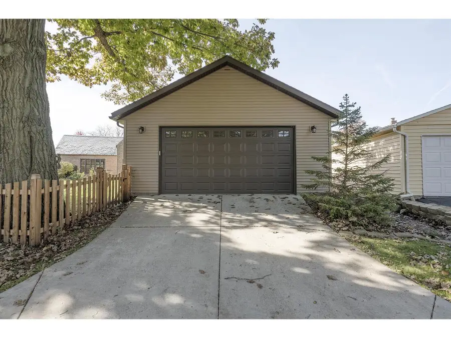 1326 Thomas AVENUE, Watertown, WI 53094 - #3