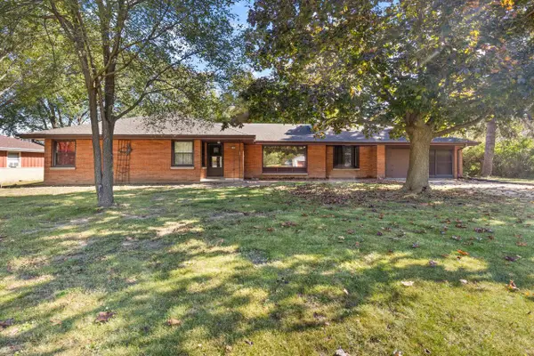 5252 S Tuckaway DRIVE, Milwaukee, WI 53221
