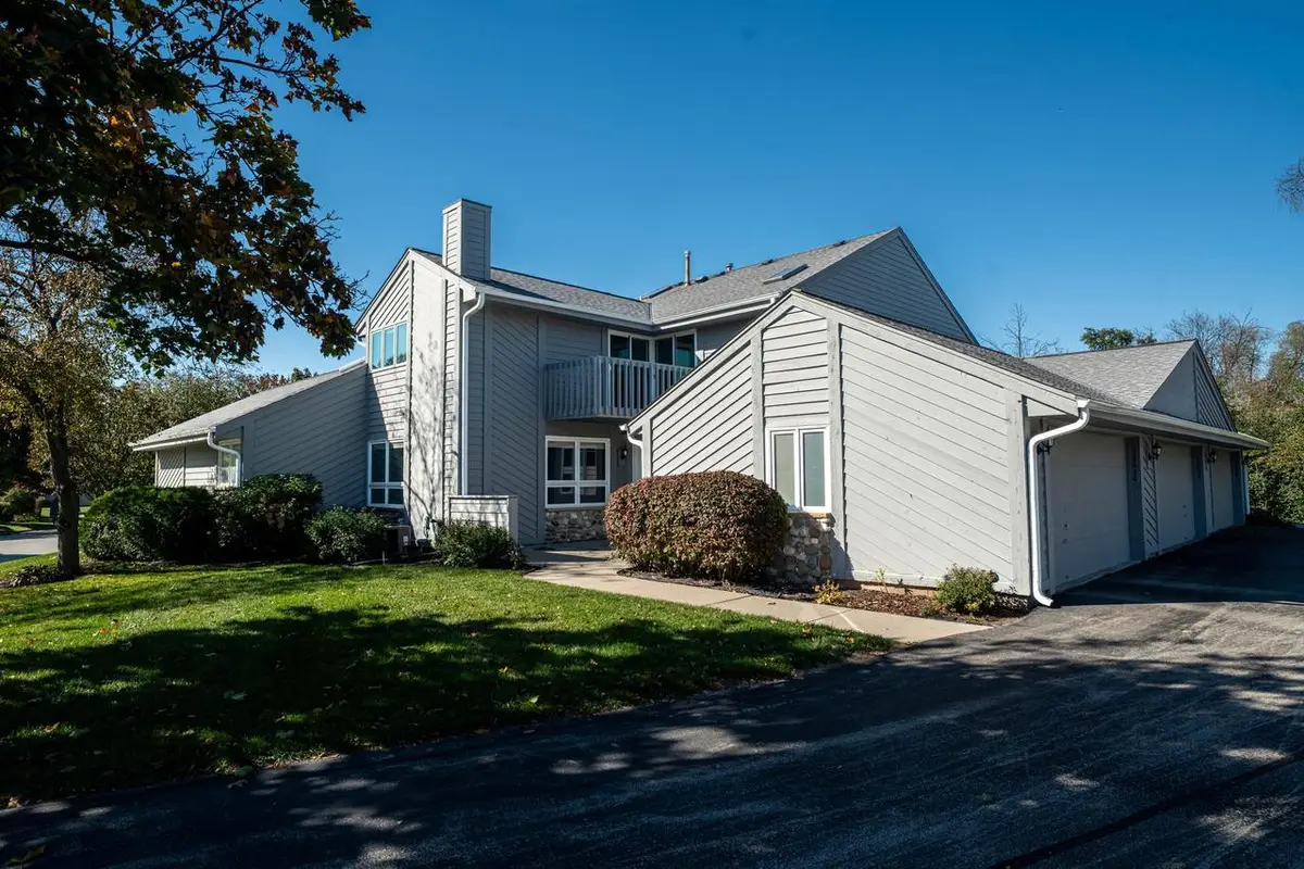 15638 W Ridge ROAD, New Berlin, WI 53151 - #1