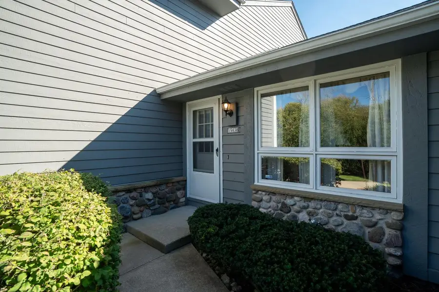 15638 W Ridge ROAD, New Berlin, WI 53151 - #2