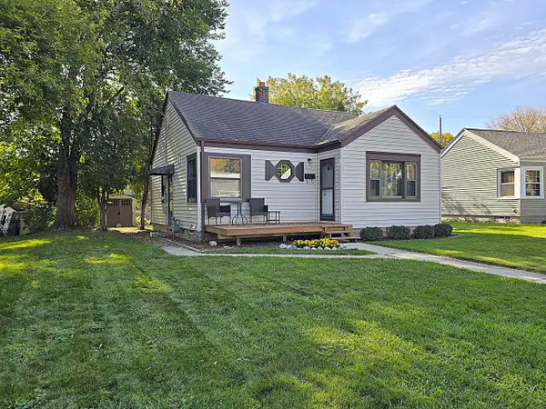 357 E Gauer CIRCLE, Milwaukee, WI 53207