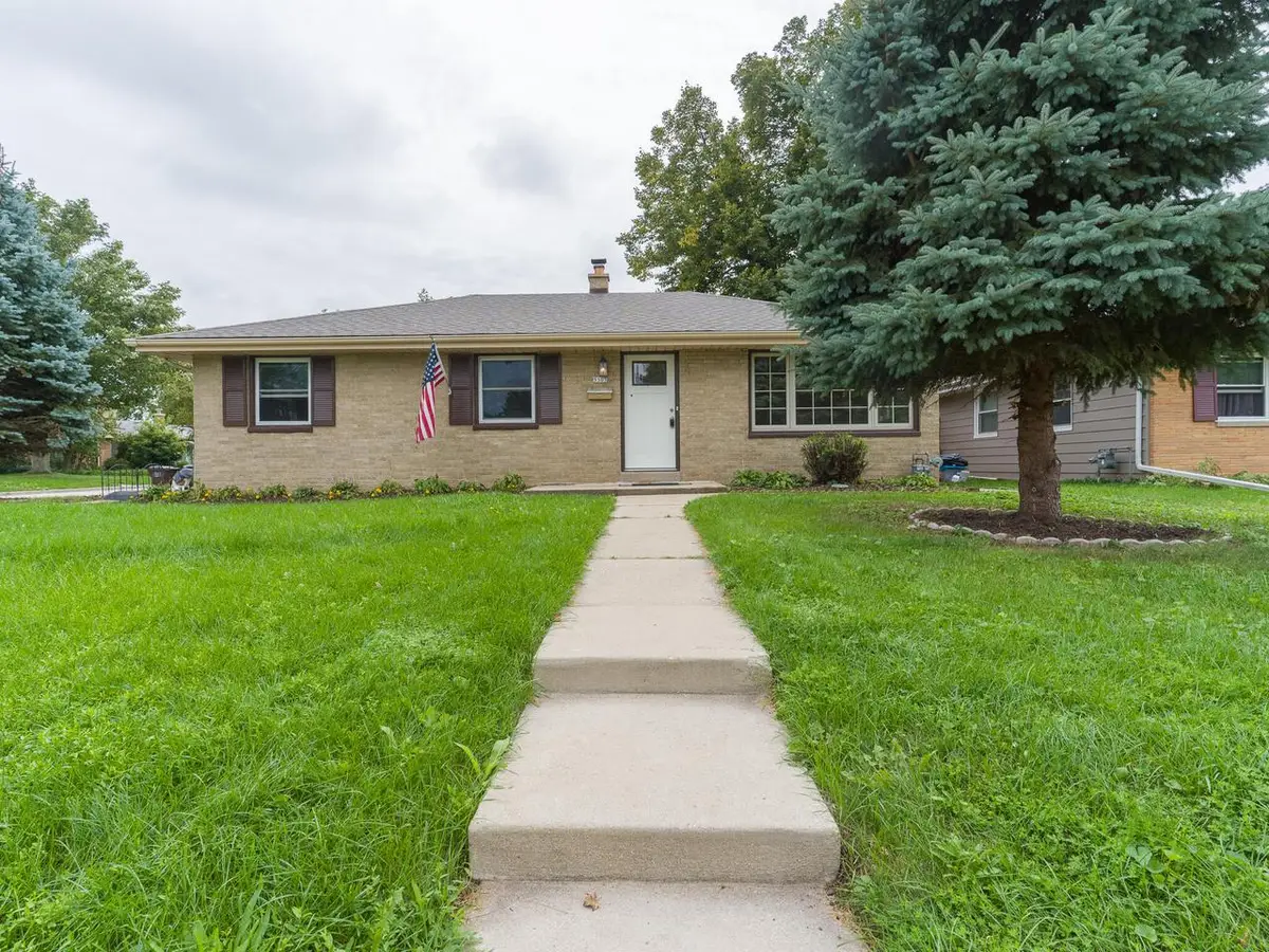 5303 W Wilbur AVENUE, Greenfield, WI 53220 - #1