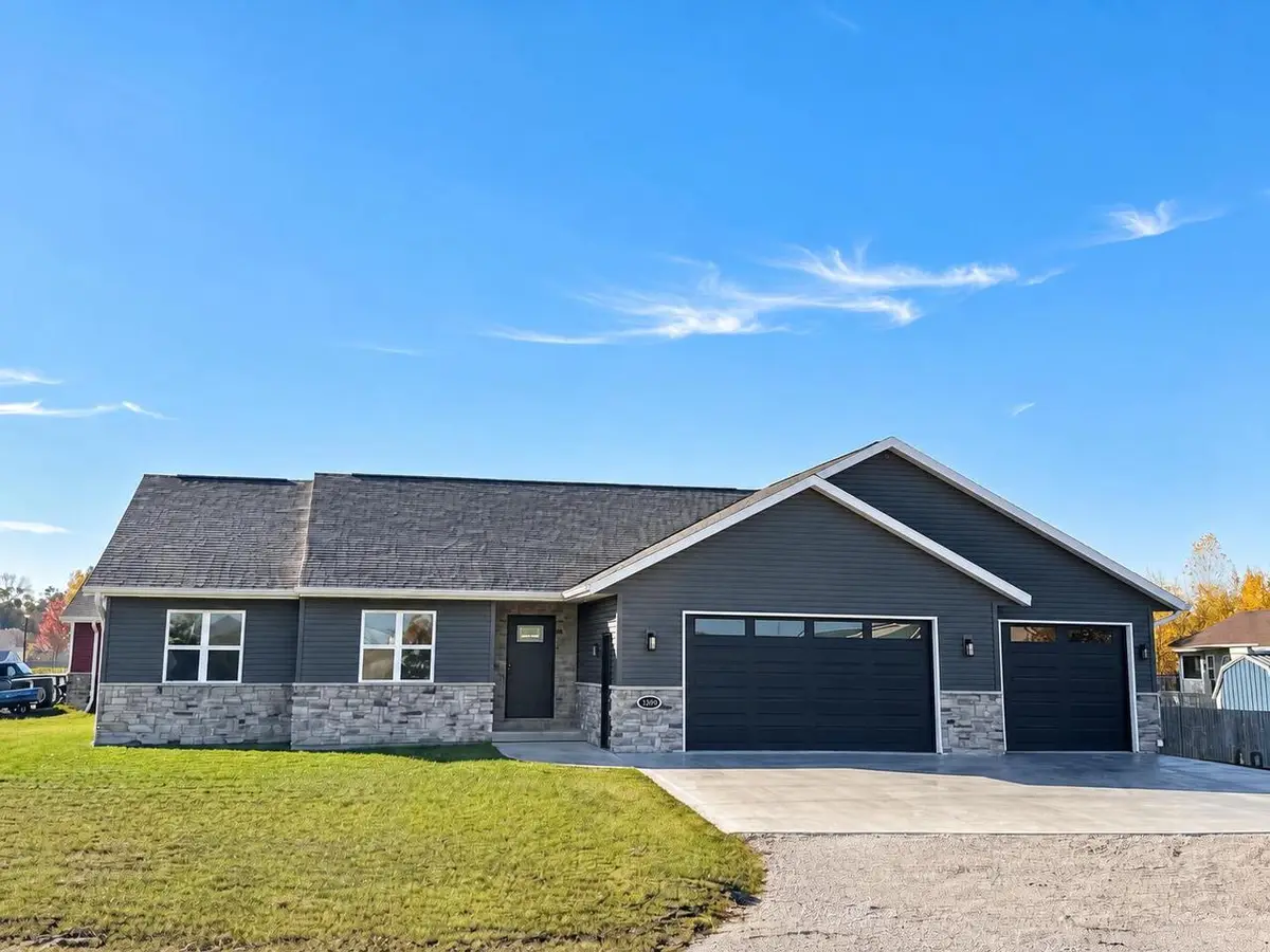 1909 Summit STREET, Manitowoc, WI 54220 - #1