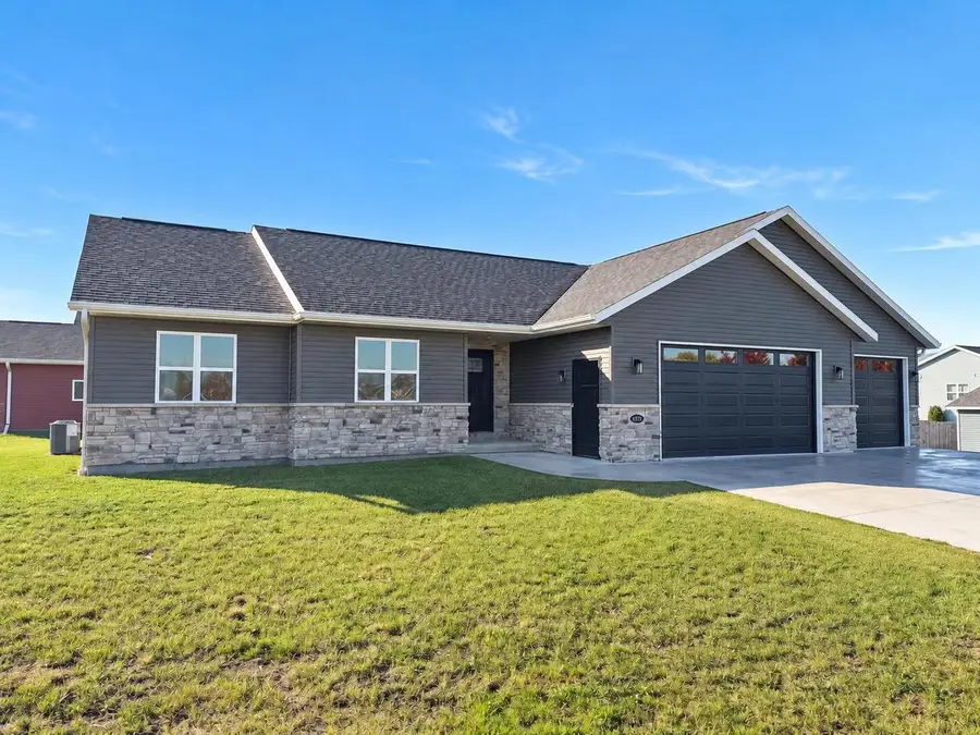 1909 Summit STREET, Manitowoc, WI 54220 - #2