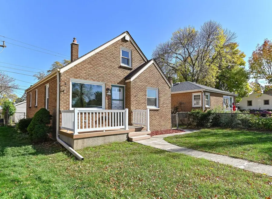 3270 S 51st STREET, Milwaukee, WI 53219 - #2