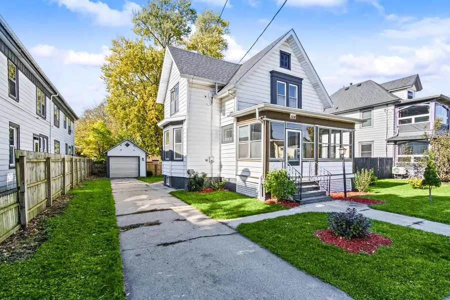 608 S 2nd Street, Watertown, WI 53094 - #2