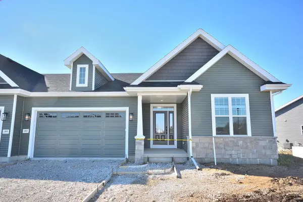 1081 Elderberry ROAD, Oconomowoc, WI 53066