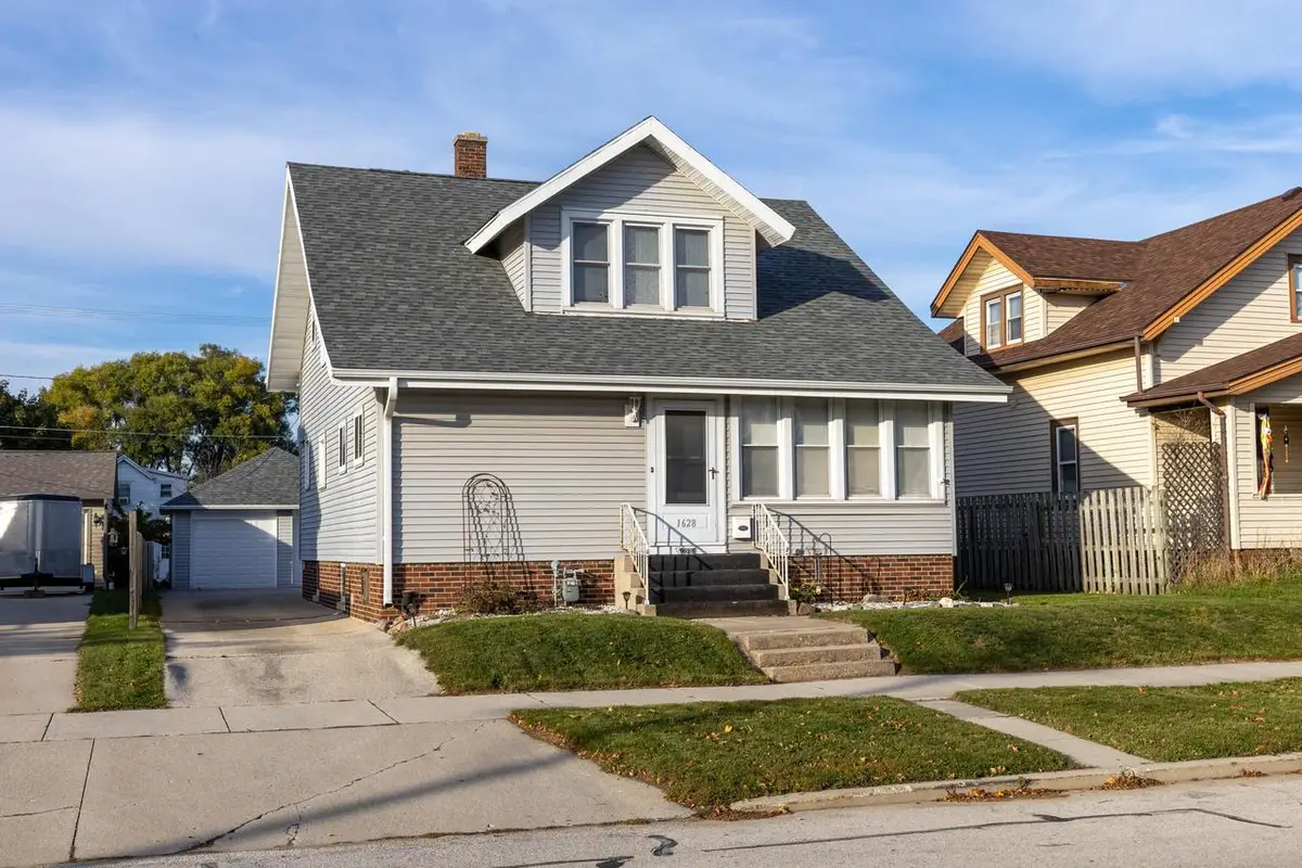 1628 Saemann AVENUE, Sheboygan, WI 53081 - #1
