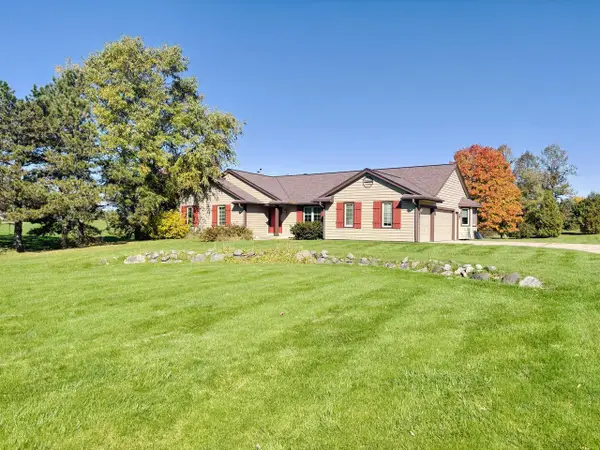 750 Century COURT, Slinger, WI 53086