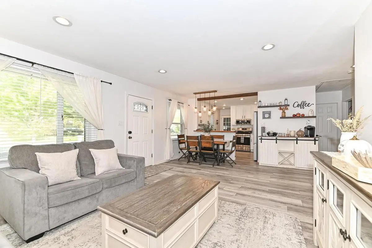 3419 W Parnell AVENUE, Milwaukee, WI 53221 - #1