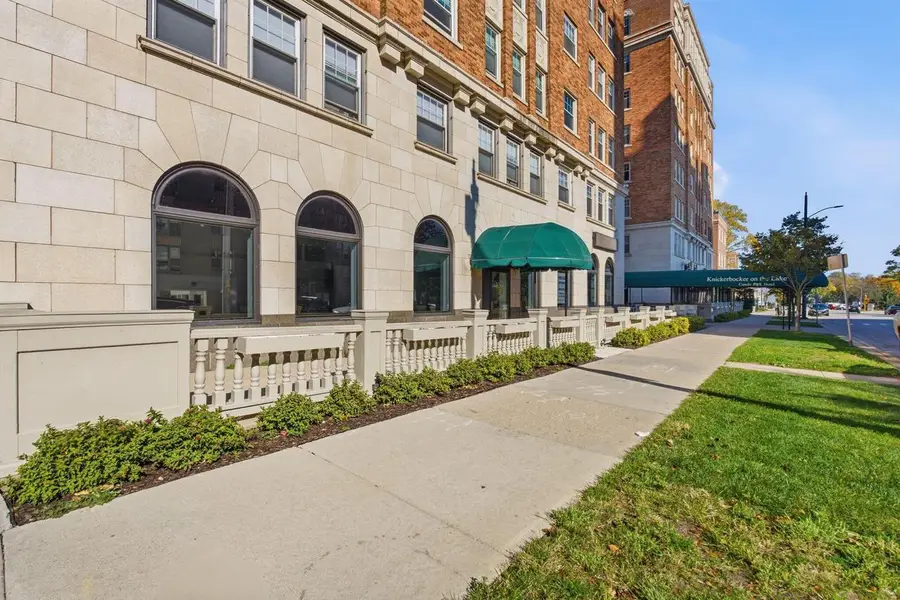 1028 E Juneau AVENUE #514, Milwaukee, WI 53202 - #2