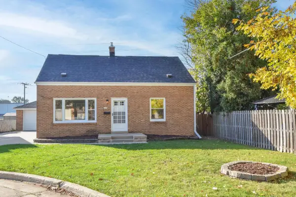 1819 E Tesch AVENUE, Saint Francis, WI 53235