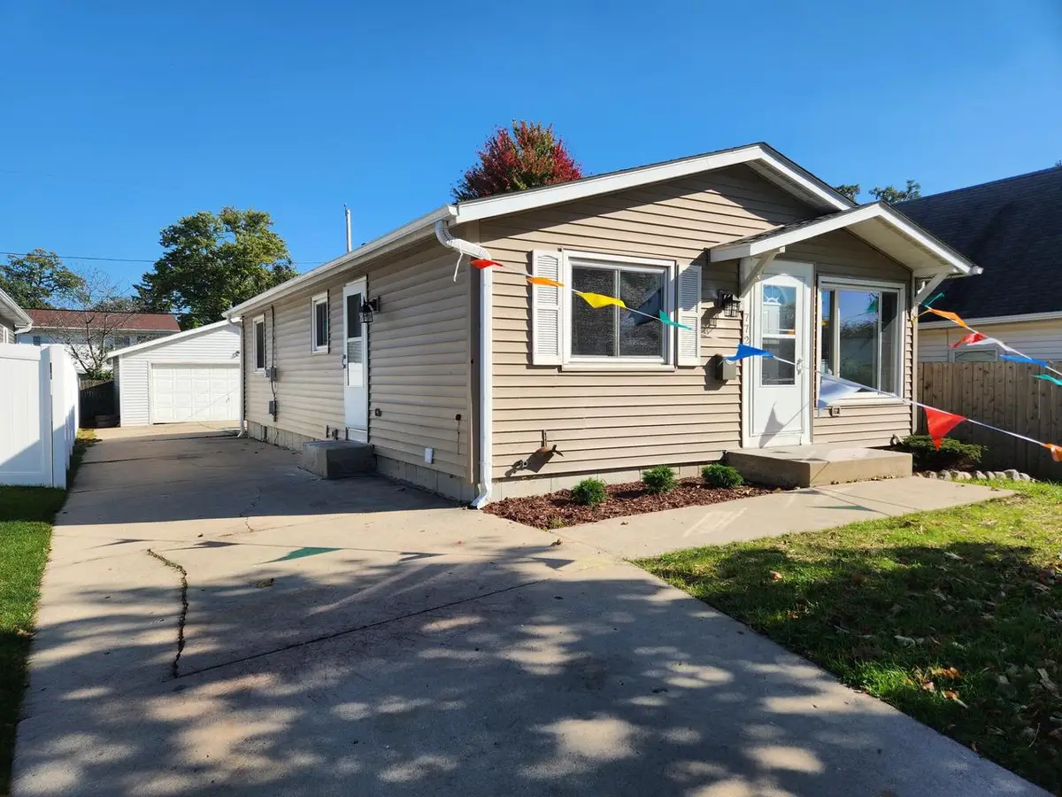 7721 Pershing BOULEVARD, Kenosha, WI 53142 - #1