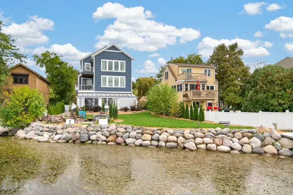 526 Kopmeier DRIVE, Pewaukee, WI 53072