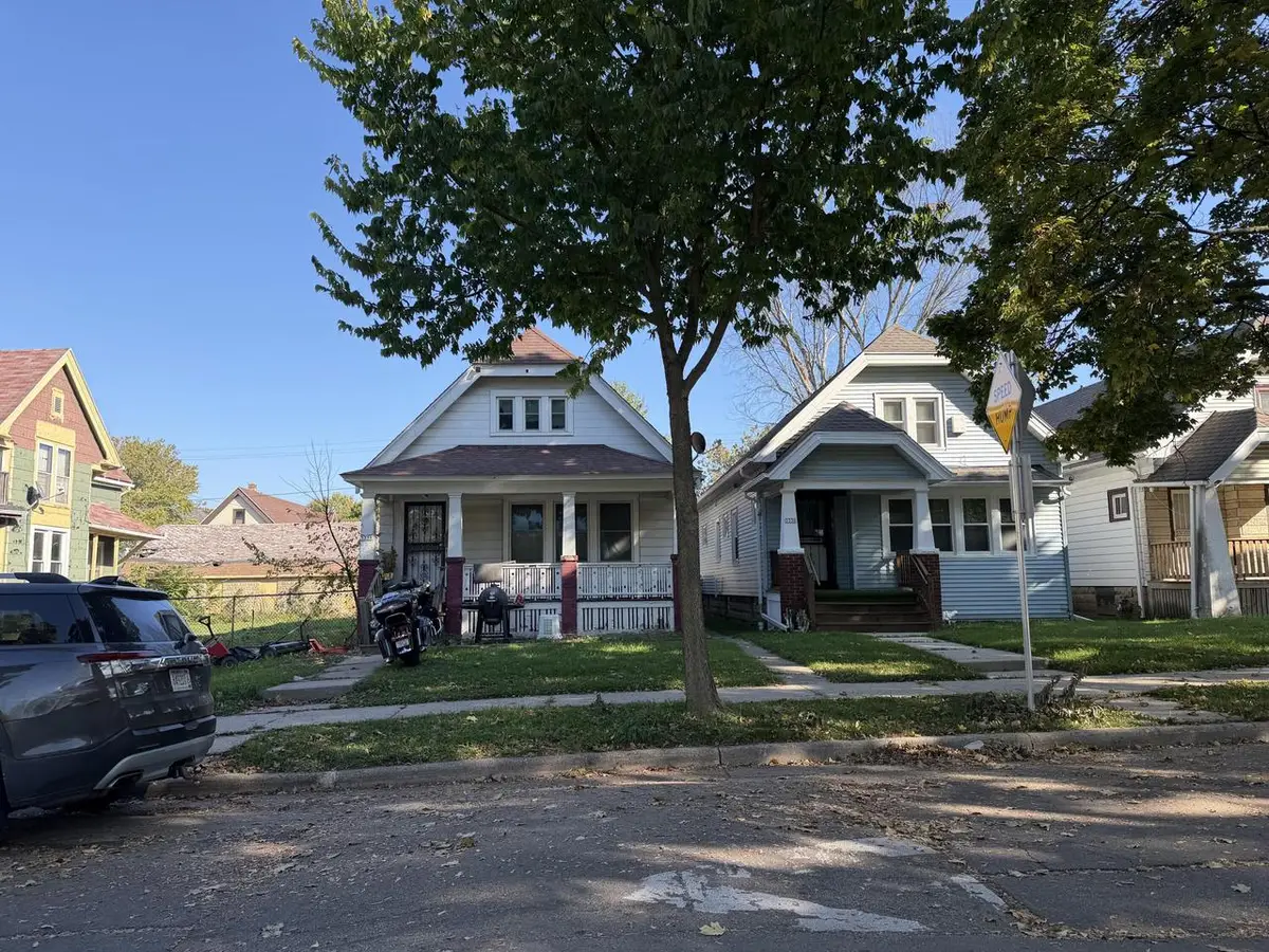 3338 N 17th STREET, Milwaukee, WI 53206 - #1