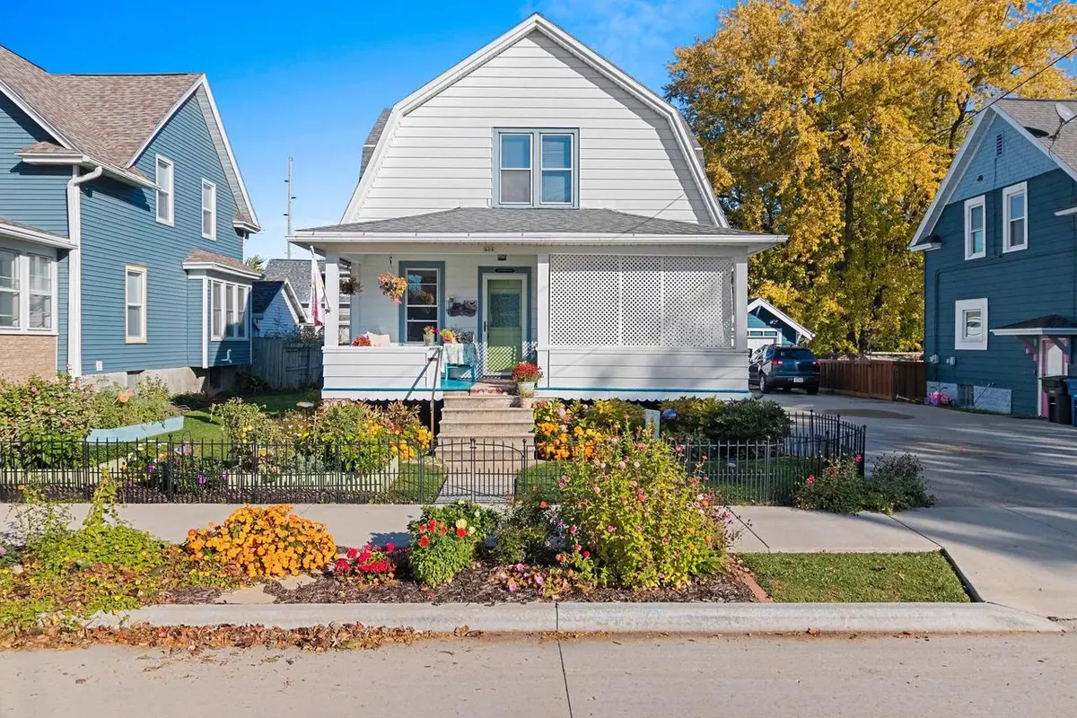 406 E Lincoln AVENUE, Oshkosh, WI 54901 - #1