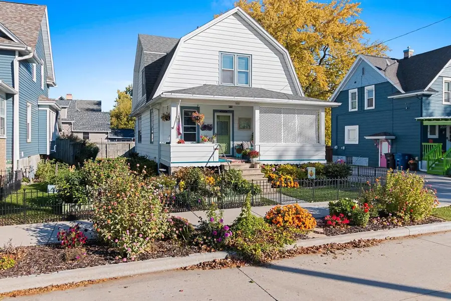 406 E Lincoln AVENUE, Oshkosh, WI 54901 - #3