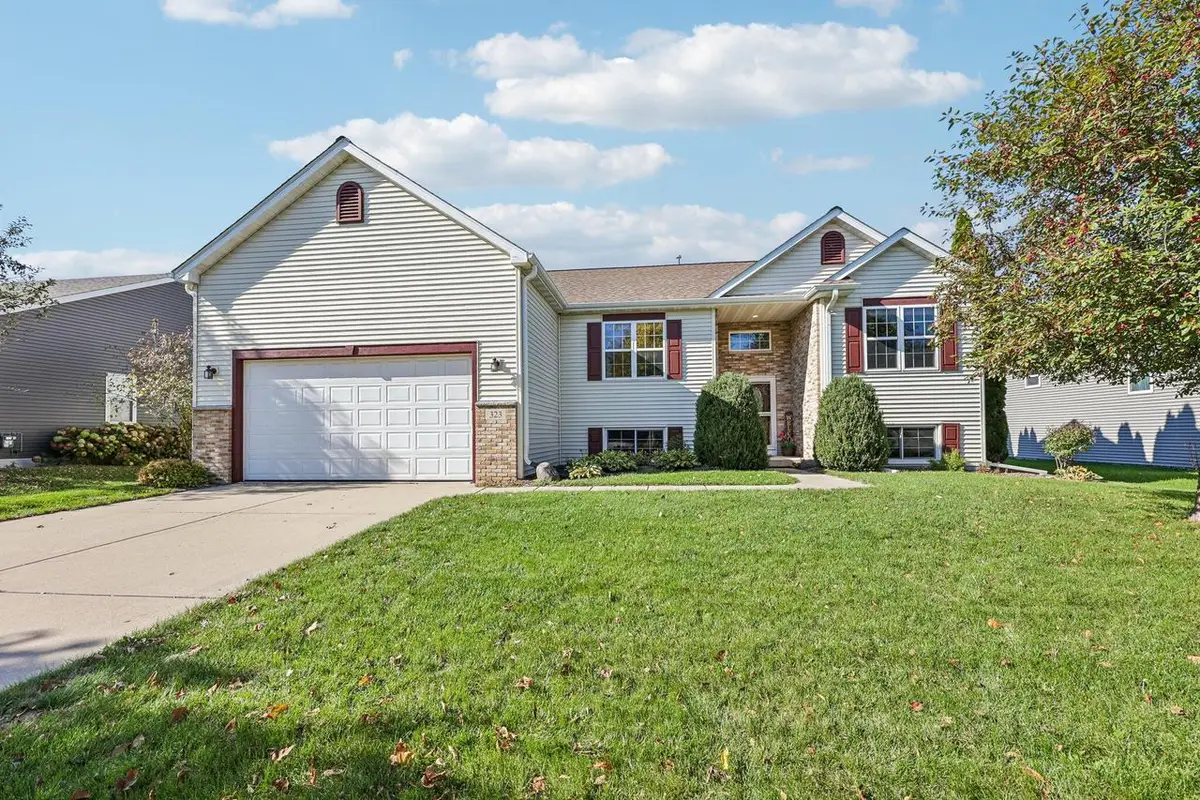 323 Stonefield DRIVE, Lake Mills, WI 53551 - #1