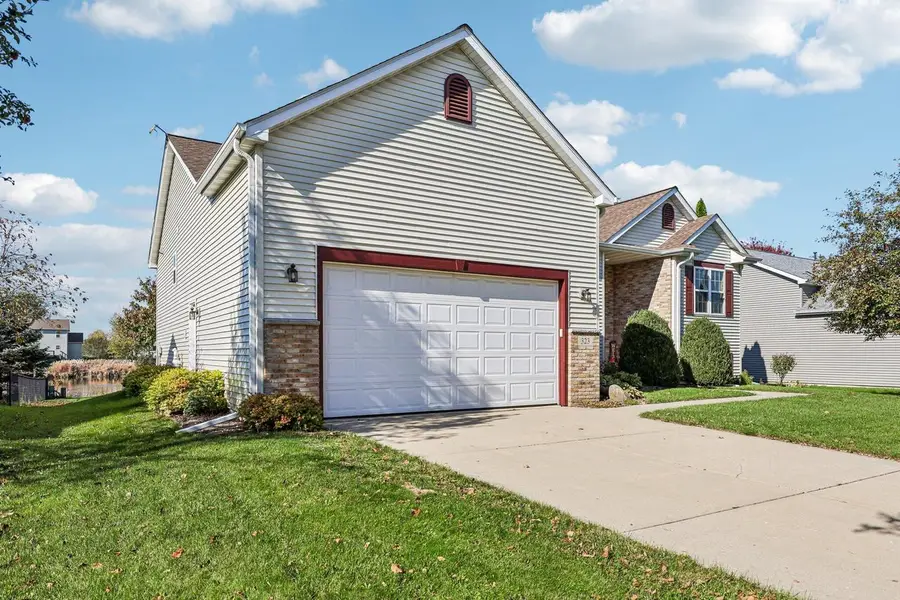 323 Stonefield DRIVE, Lake Mills, WI 53551 - #3