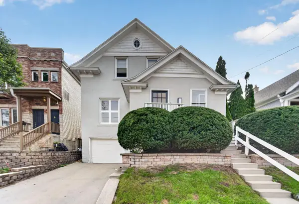 1646 N Warren AVENUE #1646, Milwaukee, WI 53202