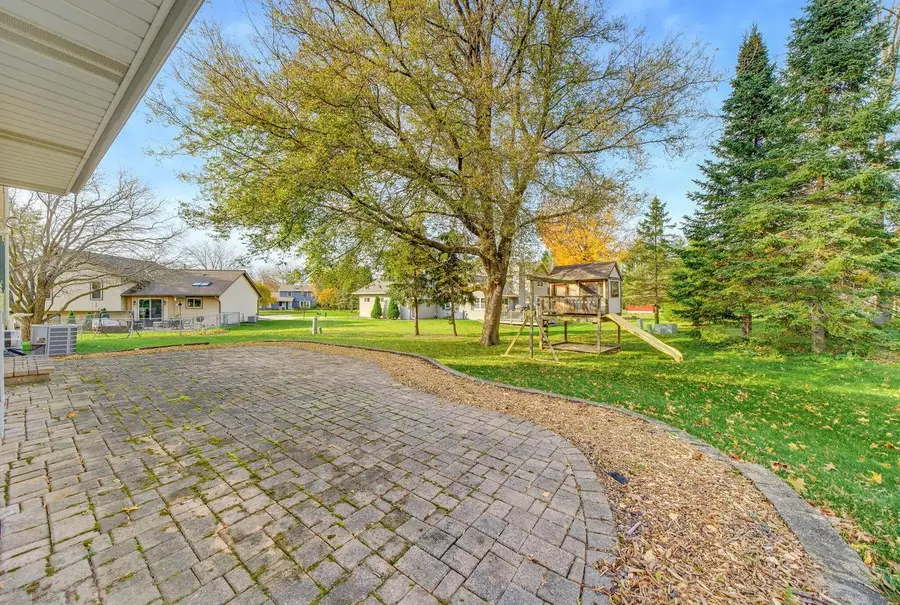 438 Glen View LANE, Slinger, WI 53086 - #3