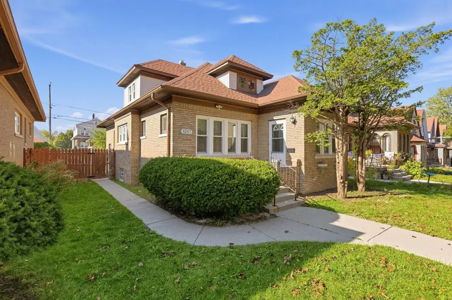 4247 N 16th STREET, Milwaukee, WI 53209 - #2