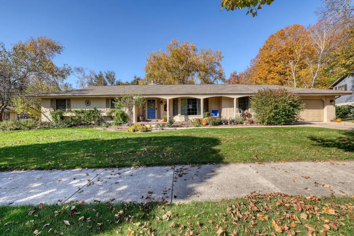 830 Badger LANE W, West Bend, WI 53095 - #1
