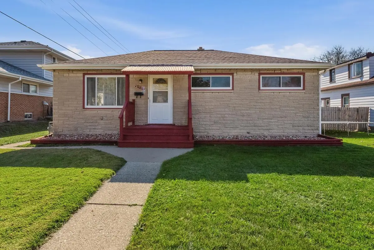 4901 W Howard AVENUE, Milwaukee, WI 53220 - #1