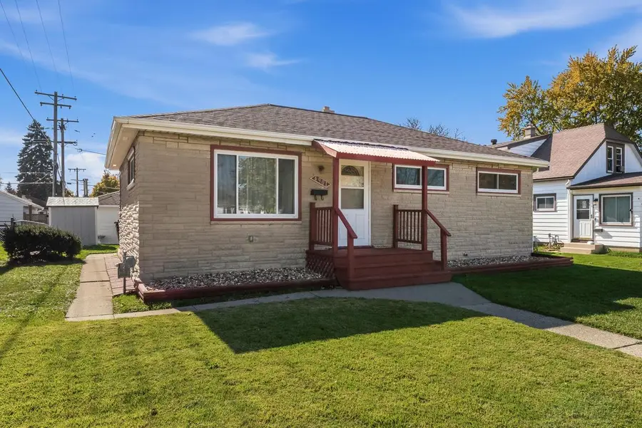 4901 W Howard AVENUE, Milwaukee, WI 53220 - #2