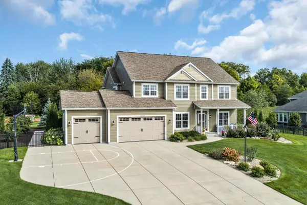 W275N342 Arrowhead TRAIL, Waukesha, WI 53188
