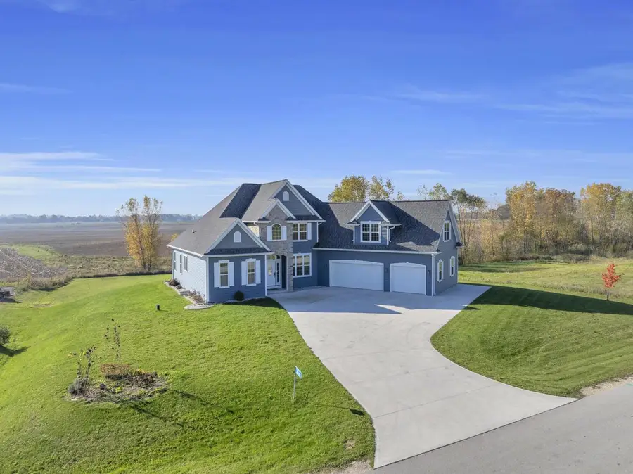 W2411 S Kapur DRIVE, Sheboygan Falls, WI 53085 - #2